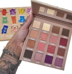 BROKEN PROMISES Bear Guide Eyeshadow Palette
