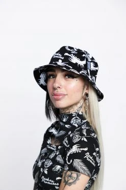 BROKEN PROMISES Tropic Disaster Bucket Hat Headwear
