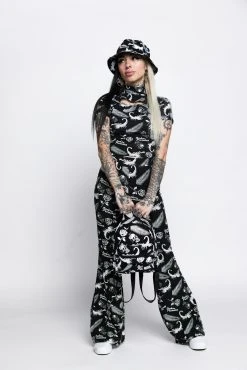 BROKEN PROMISES Tropic Disaster Mock Neck Top