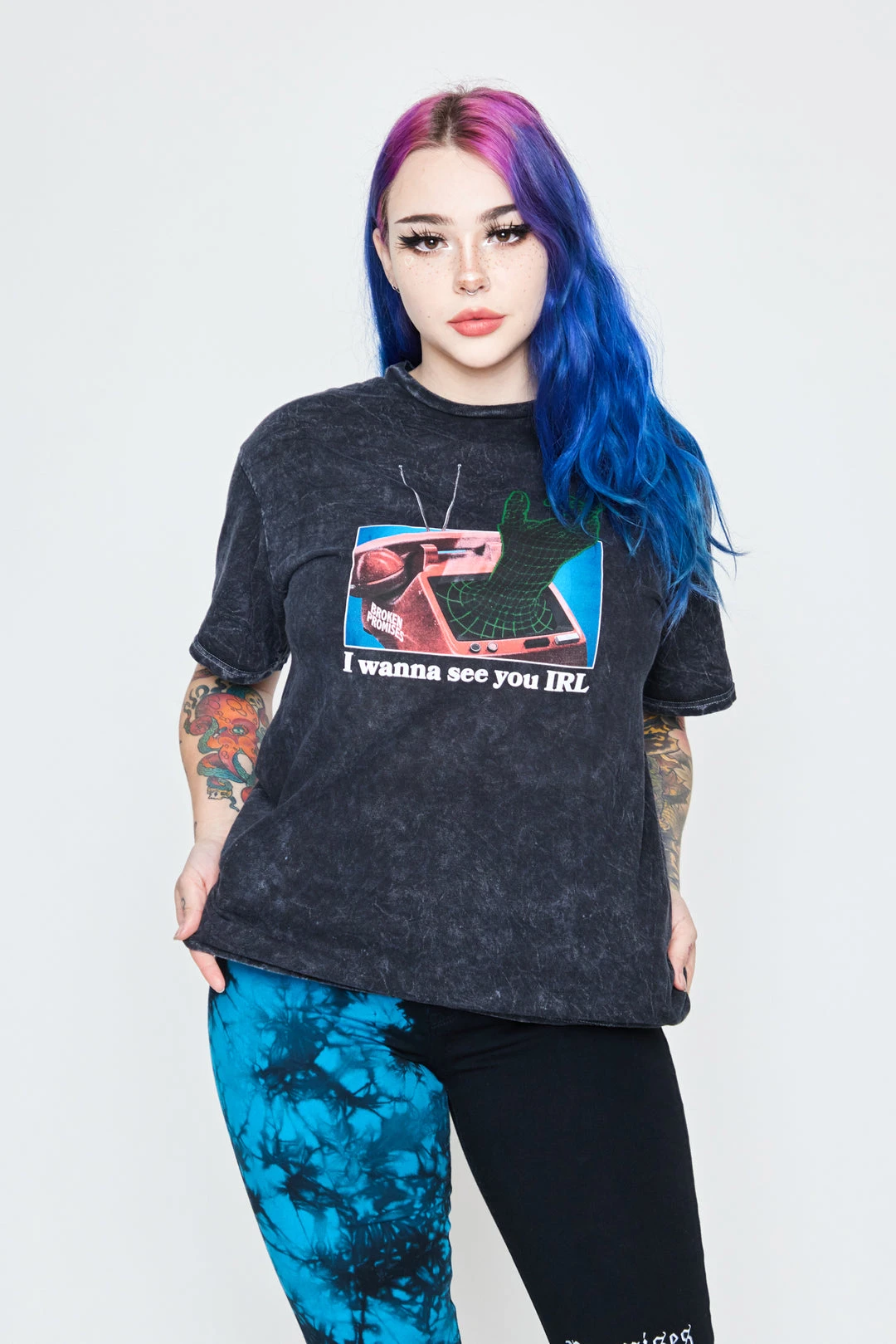 CASH Shirts IRL Mineral Wash Tee