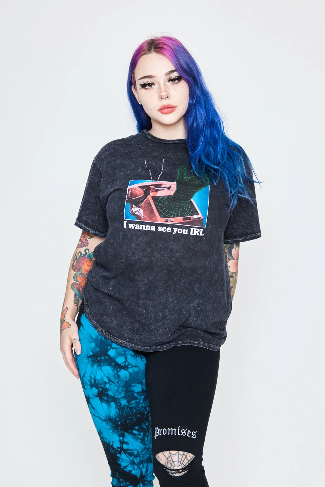 CASH Shirts IRL Mineral Wash Tee