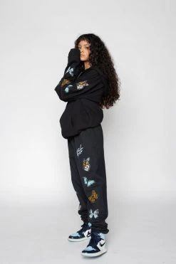 CASH Graceful Sweats