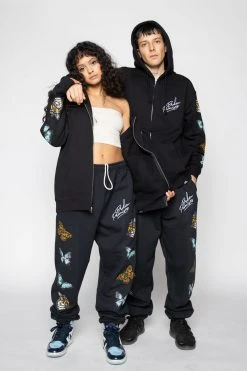 CASH Graceful Sweats