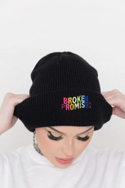 BROKEN PROMISES BP Tearbow Beanie Black Headwear