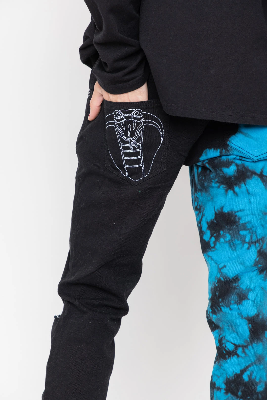 BROKEN PROMISES Slogan Split Dye Denim Blk/Blue