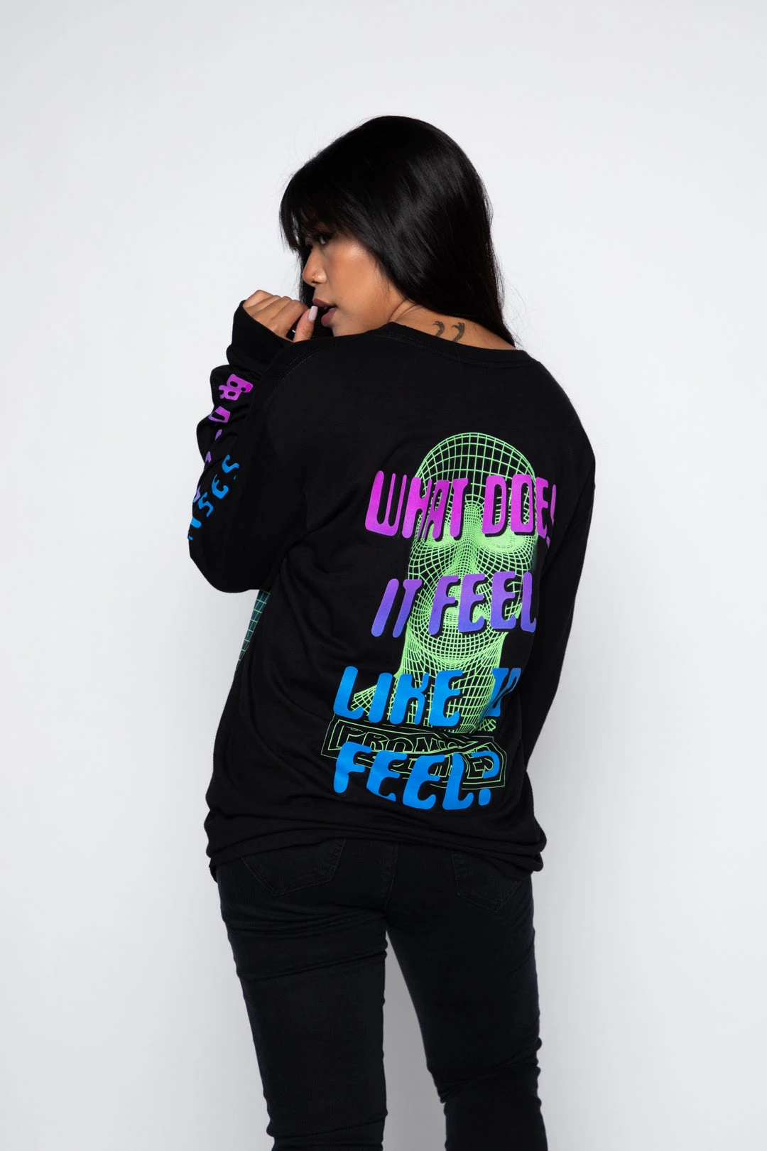 BROKEN PROMISES Inanimate L/S Black