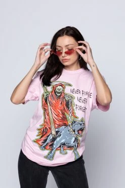 BROKEN PROMISES Worst In Me Tee Pink