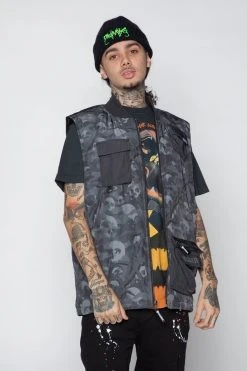BROKEN PROMISES Catacombs Vest Black Outerwear