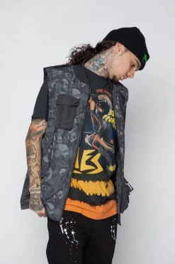 BROKEN PROMISES Catacombs Vest Black Outerwear