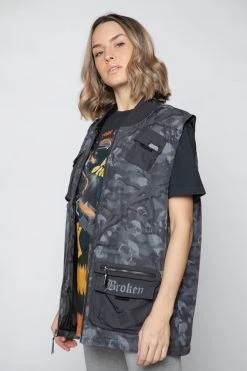 BROKEN PROMISES Catacombs Vest Black Outerwear