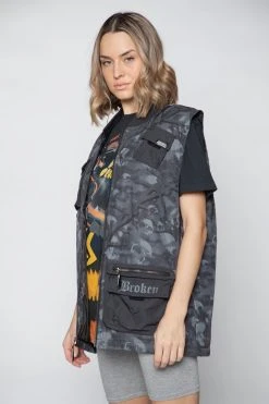 BROKEN PROMISES Catacombs Vest Black Outerwear