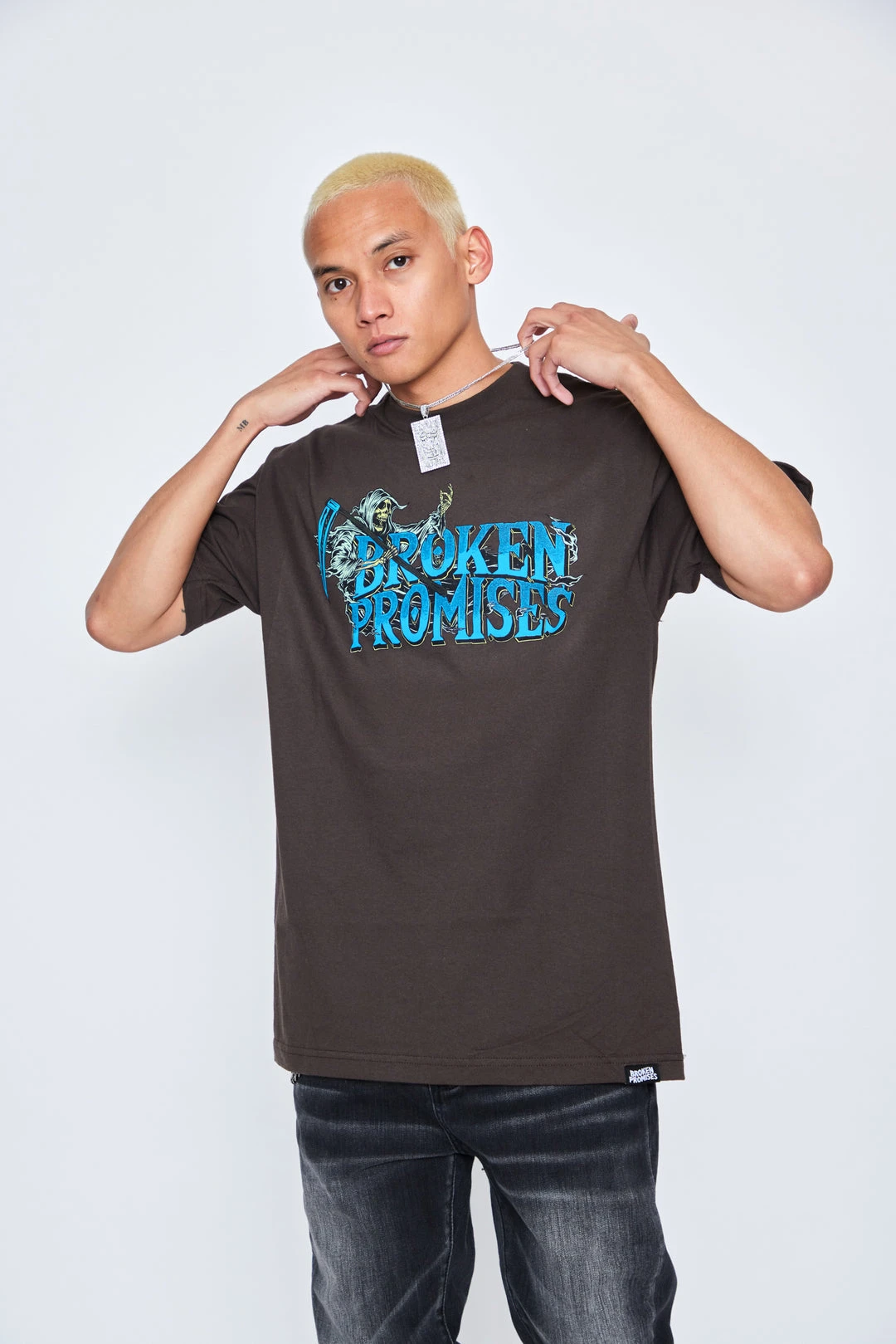 CASH Timeless Tee Chocolate Shirts